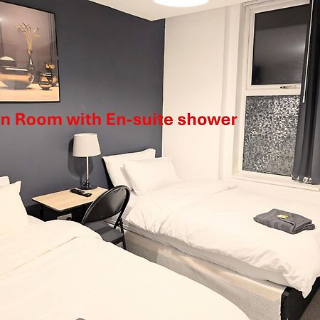 Blok 3 -Jacuzzi Suites, Apartment & Ensuite Rooms Блэкпул Экстерьер фото