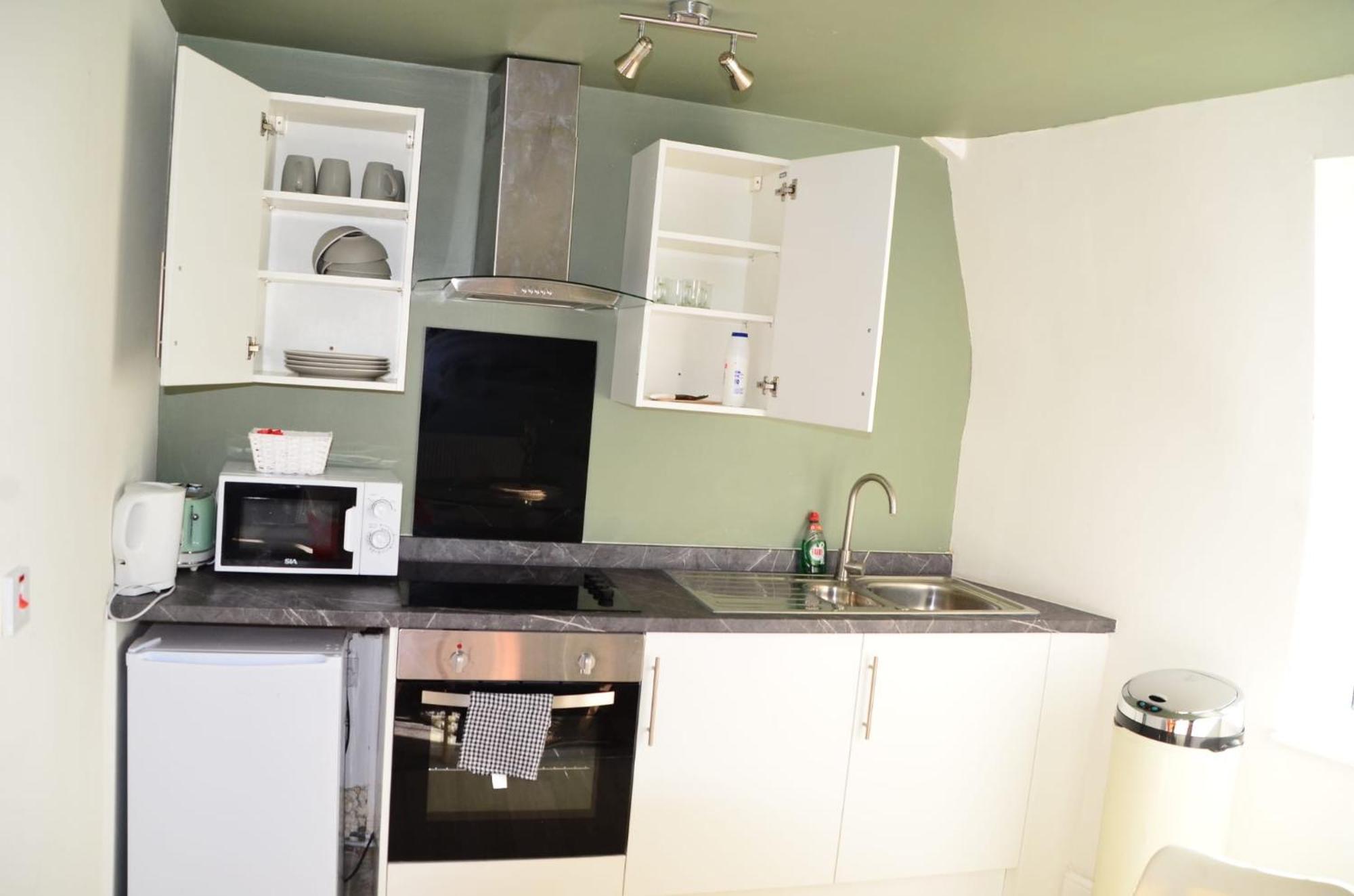 Blok 3 -Jacuzzi Suites, Apartment & Ensuite Rooms Блэкпул Экстерьер фото