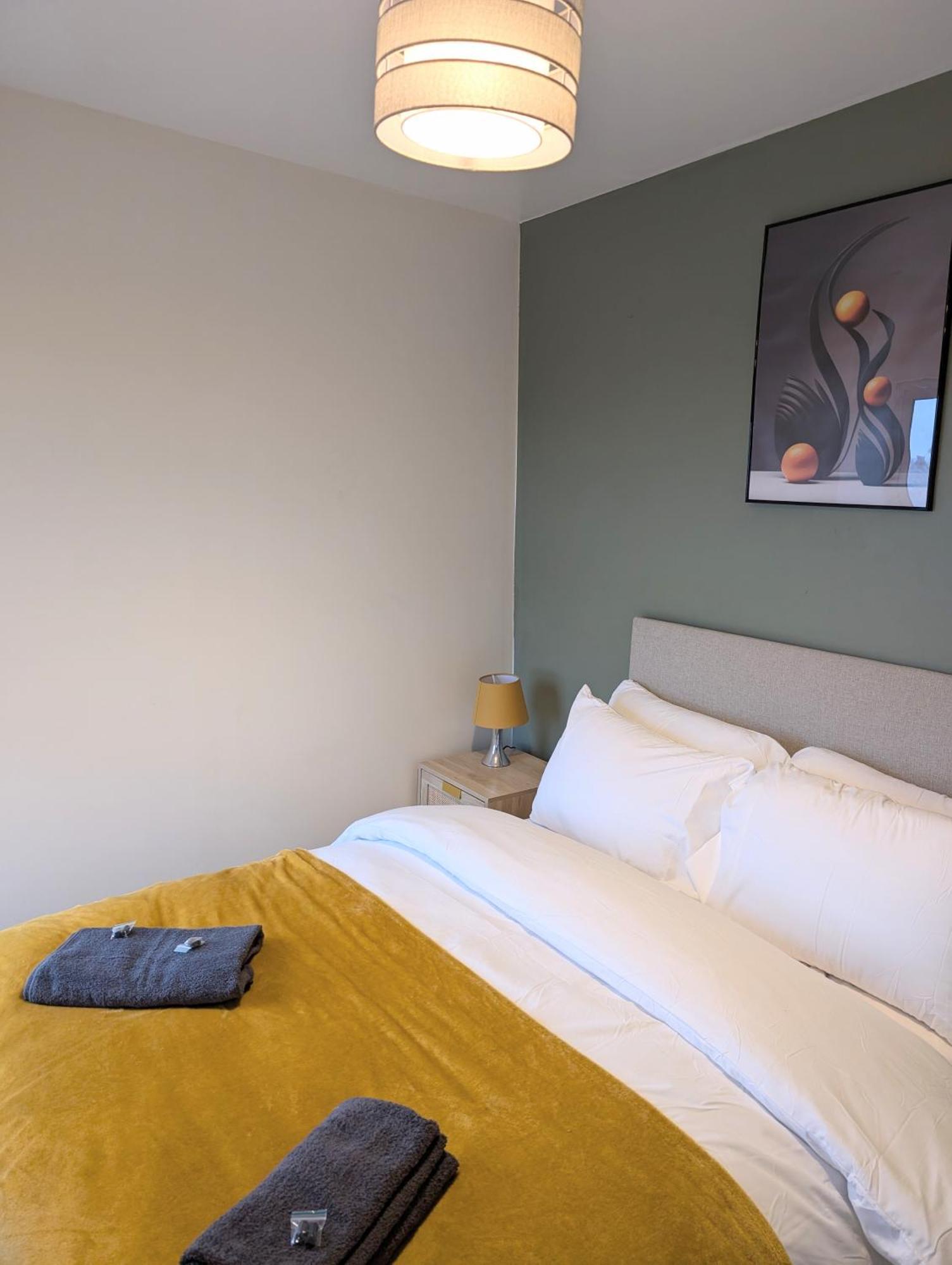 Blok 3 -Jacuzzi Suites, Apartment & Ensuite Rooms Блэкпул Экстерьер фото