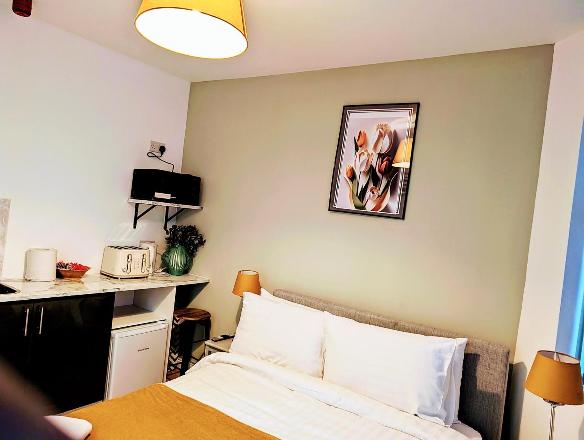 Blok 3 -Jacuzzi Suites, Apartment & Ensuite Rooms Блэкпул Экстерьер фото