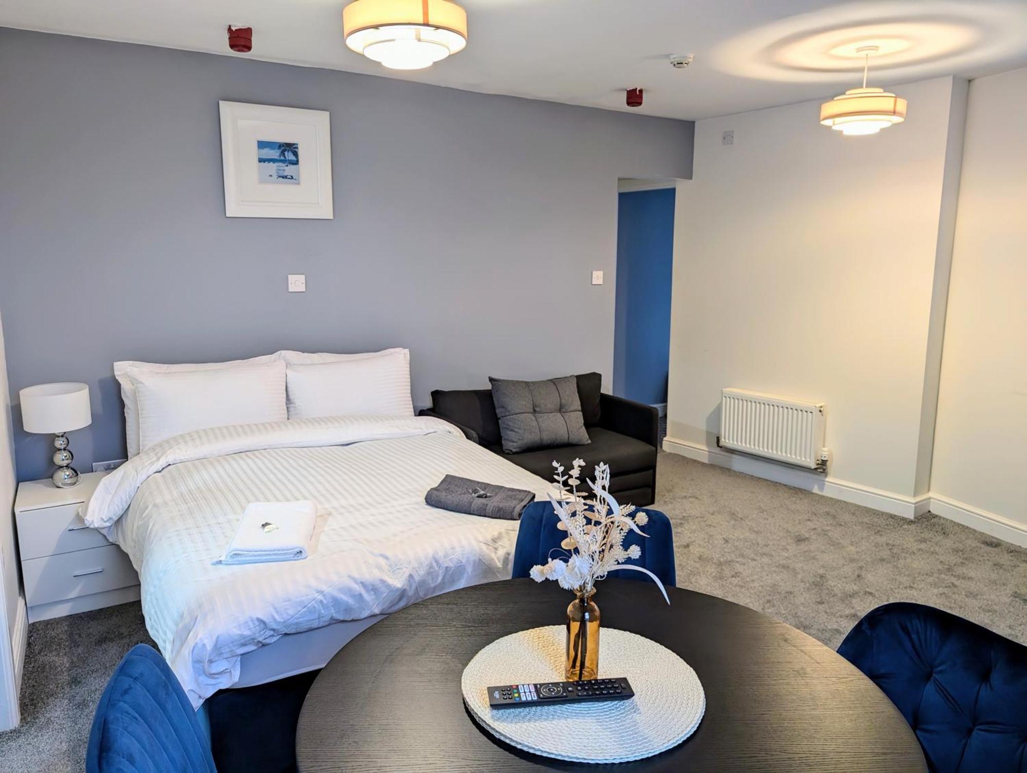 Blok 3 -Jacuzzi Suites, Apartment & Ensuite Rooms Блэкпул Экстерьер фото