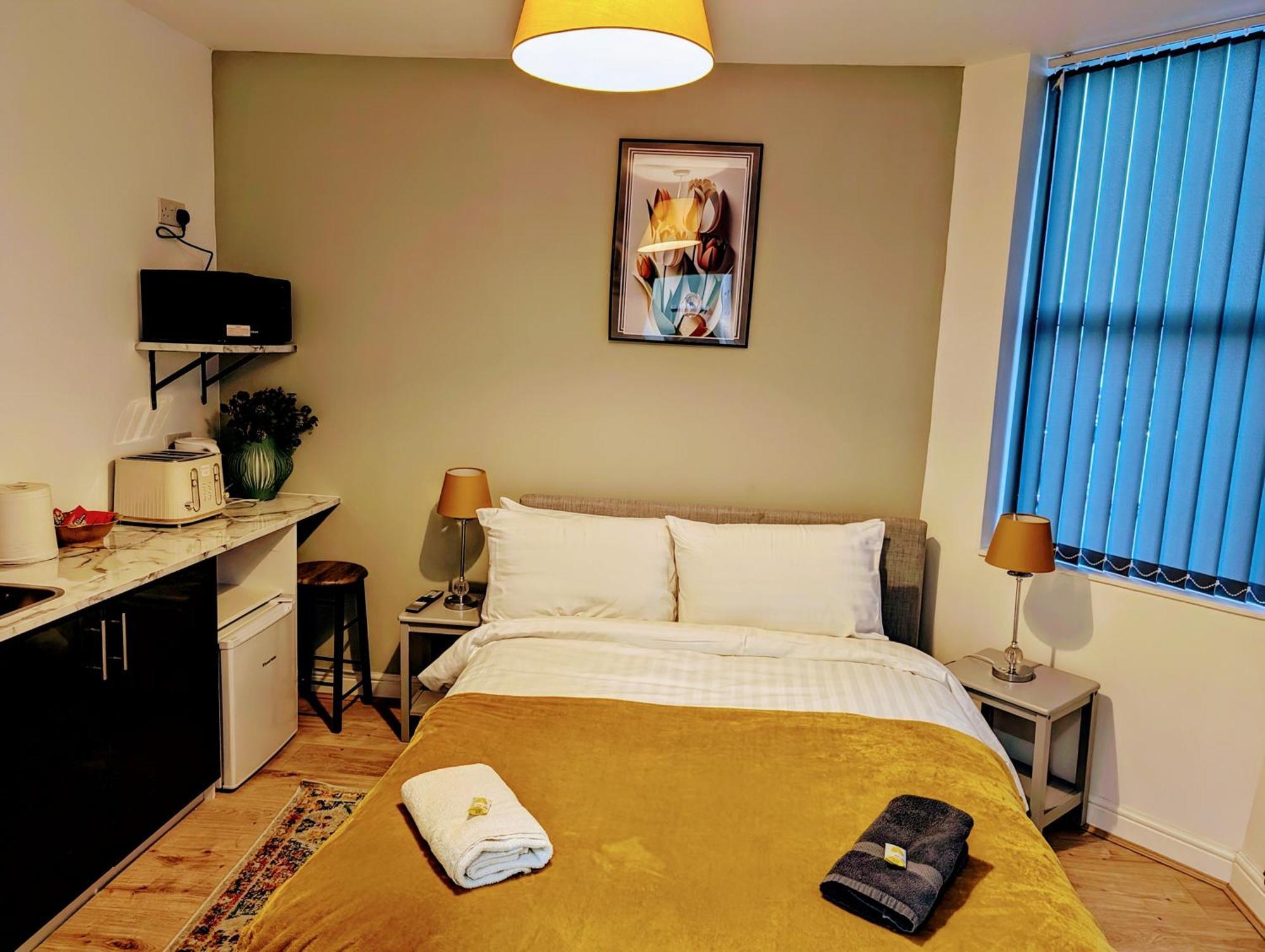 Blok 3 -Jacuzzi Suites, Apartment & Ensuite Rooms Блэкпул Экстерьер фото