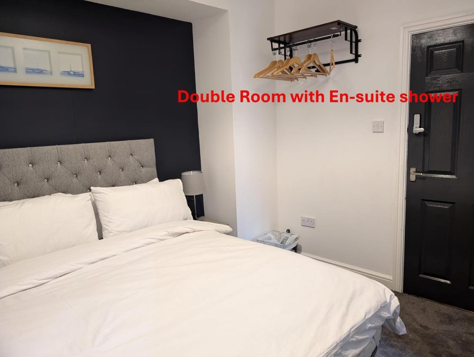 Blok 3 -Jacuzzi Suites, Apartment & Ensuite Rooms Блэкпул Экстерьер фото