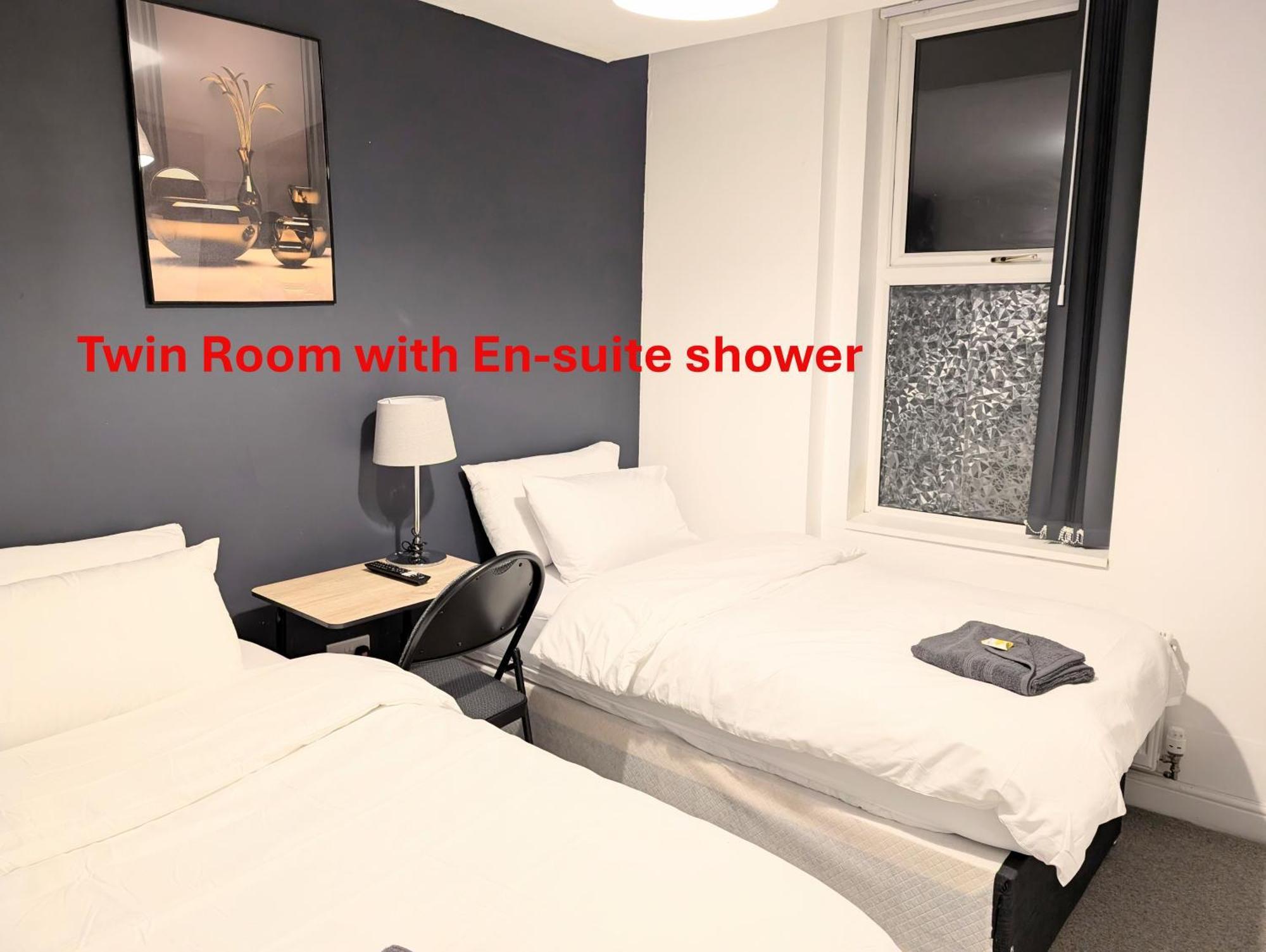 Blok 3 -Jacuzzi Suites, Apartment & Ensuite Rooms Блэкпул Экстерьер фото